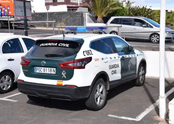 Vehículo identificado de la Guardia Civil