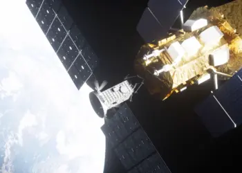 La nave LINK se acerca al telescopio Swift en órbita