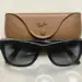 Gafas inteligentes Ray-Ban Meta junto a su estuche