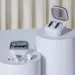 Galaxy Buds4 Pro y Galaxy Buds4 con sus estuches de carga