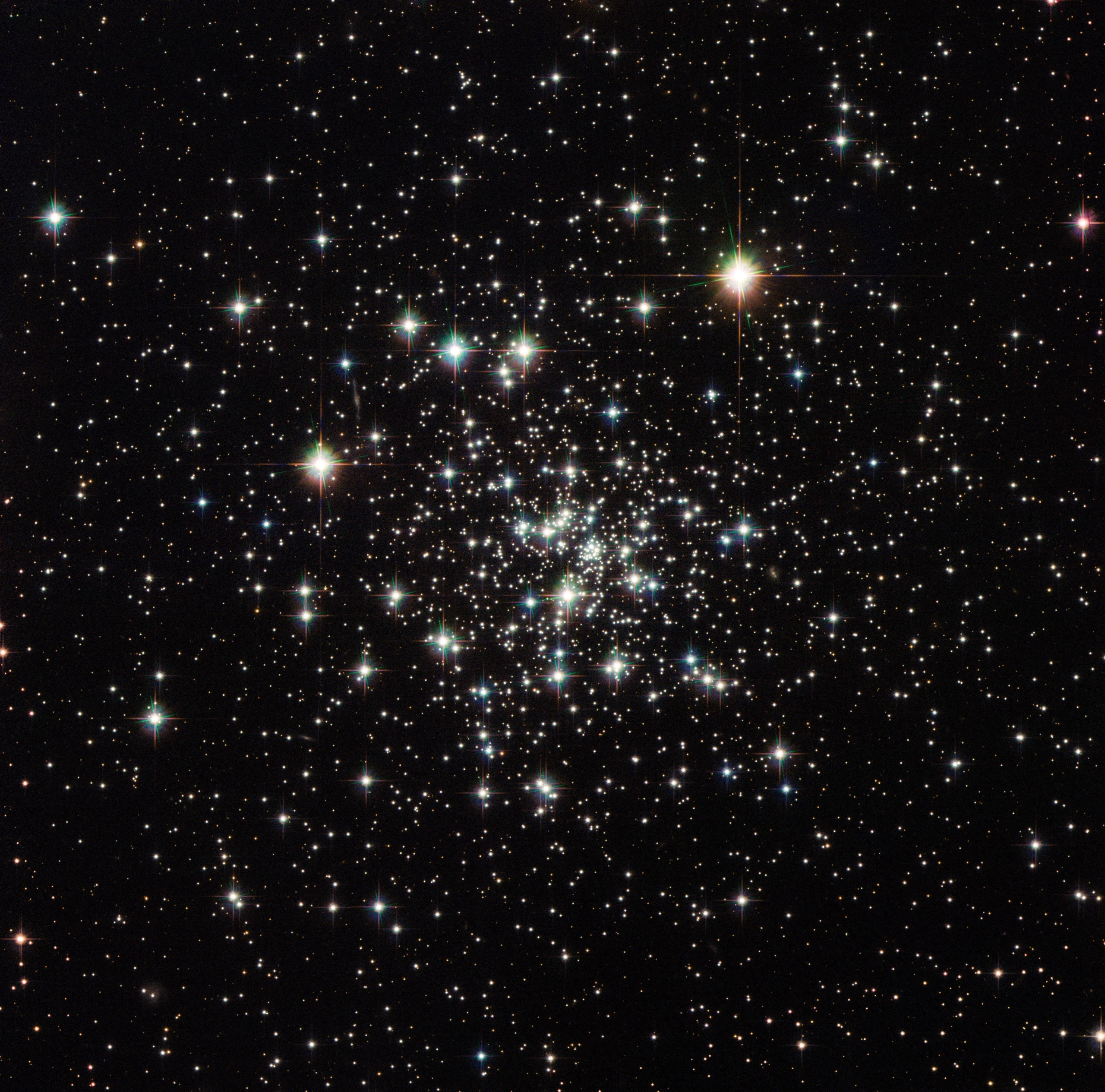 Imagen complementaria relacionada con Los "exquisitos" datos del Hubble desvelan una de las primeras fusiones de la Vía Láctea