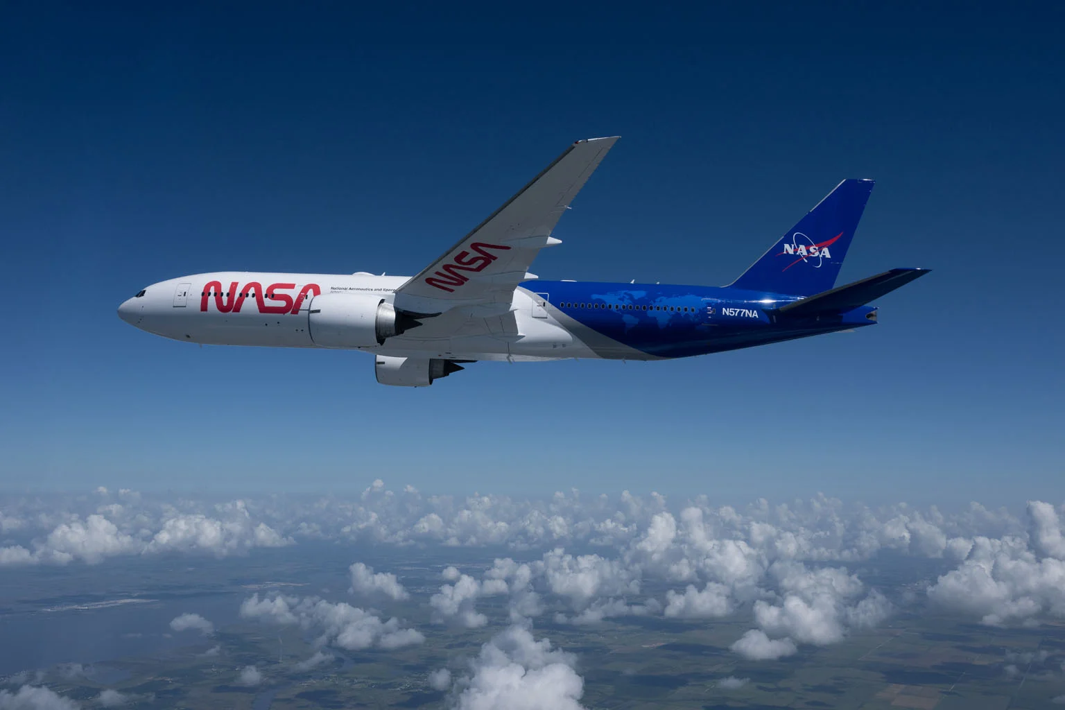 Imagen oficial relacionada con NASA’s B777 Gets New Coat of Paint