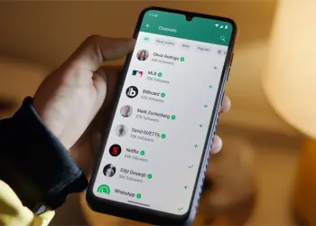WhatsApp prueba una etiqueta para avisar de imágenes y vídeos creados o editados con IA en Canales