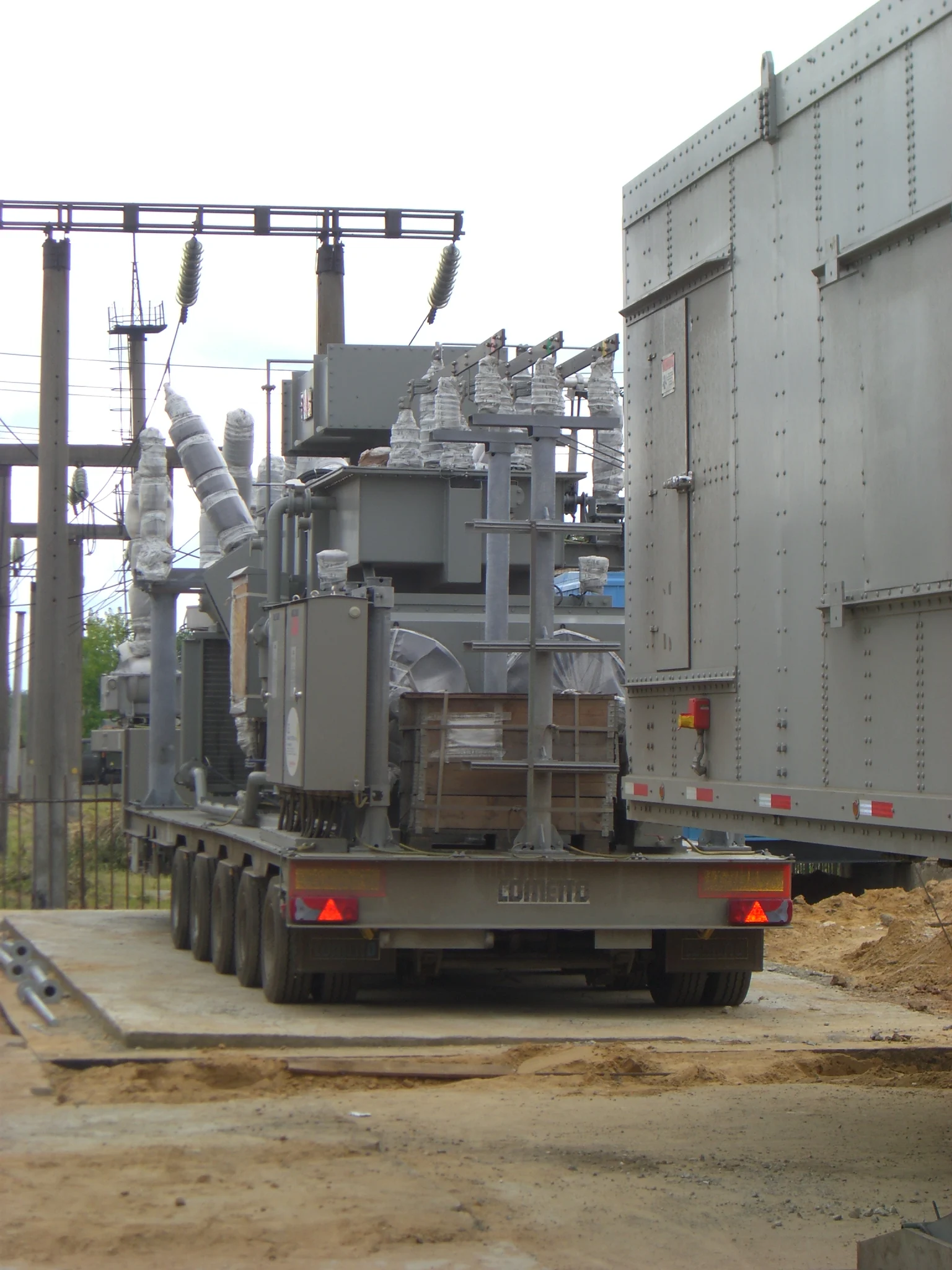 Turbina de gas móvil instalada en un remolque