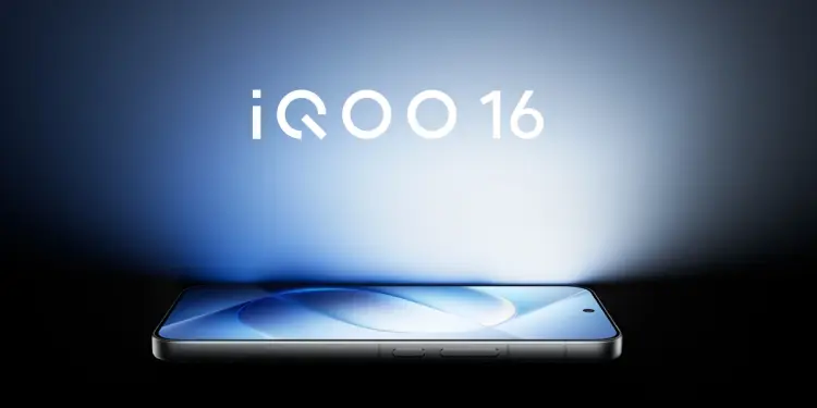 iQOO 16 con pantalla OLED M16
