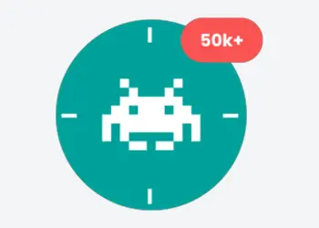 Icono de una alerta digital con un insecto pixelado y una notificación de 50k+