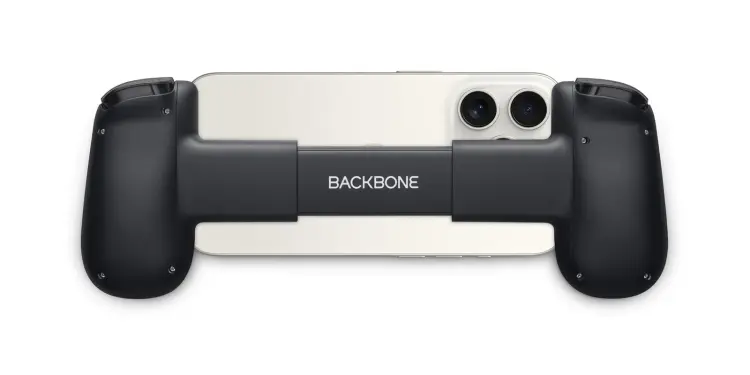 Un iPhone acoplado a un mando Backbone negro