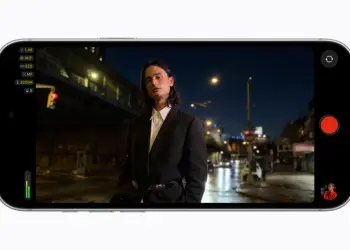 iPhone con controles de Final Cut Camera