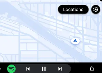 Interfaz de Google Maps en Android Auto sin una ruta activa