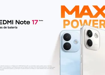 Dos smartphones REDMI Note 17 mostrados por su parte trasera, en azul y blanco