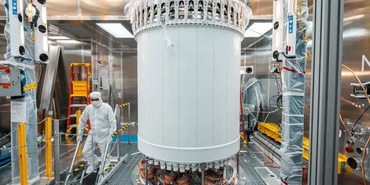 El detector de xenón líquido LUX-ZEPLIN en sus instalaciones subterráneas
