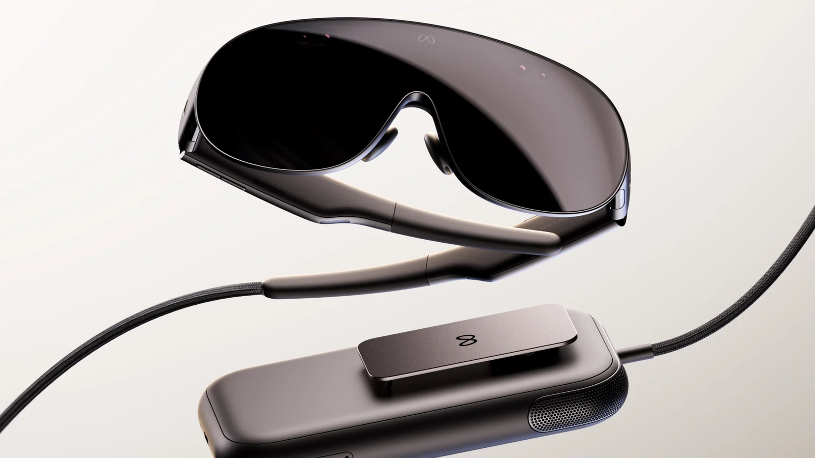 Las Meta VR Glasses junto al módulo externo conectado por cable