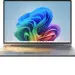 Un portátil muestra el escritorio de Windows 11