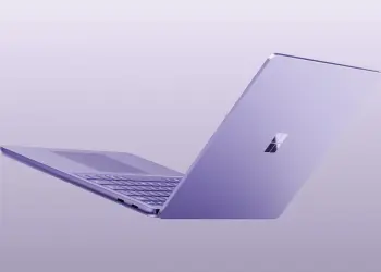 Surface Laptop de 13 pulgadas en color violeta, visto desde atrás y de lado