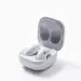 Auriculares Samsung Galaxy Buds Live en su estuche de carga abierto