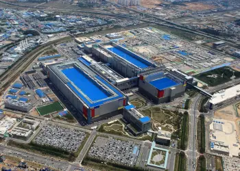 Vista aérea de una planta de fabricación de semiconductores de Samsung