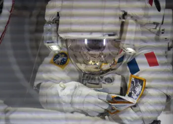 Sophie Adenot completa su tercera caminata espacial en la ISS en 15 días