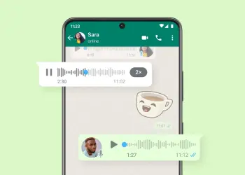Interfaz de WhatsApp en un teléfono Android con mensajes de voz