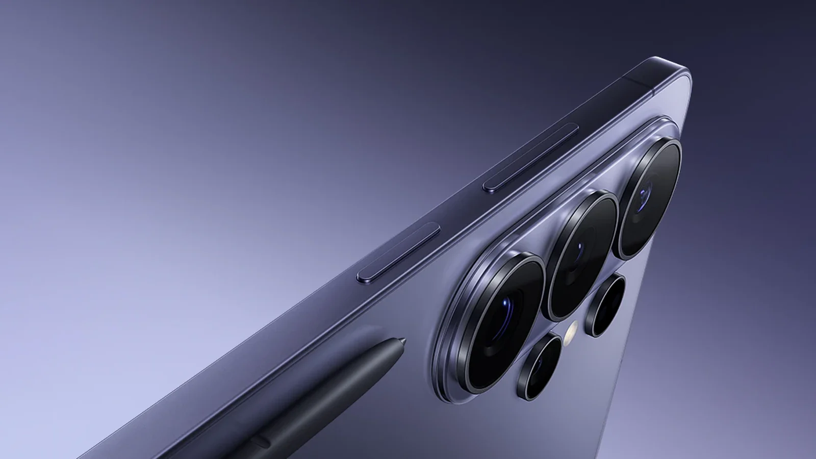 Cámaras traseras de un Galaxy junto a un S Pen