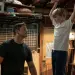 Chris Pratt observa a Jude Hill entrenar