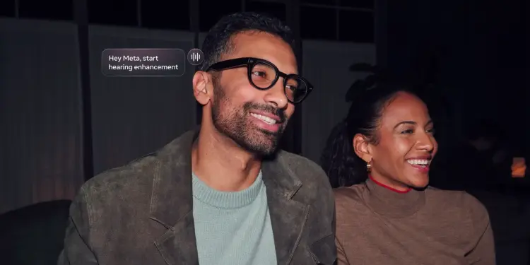 Hombre con gafas inteligentes negras