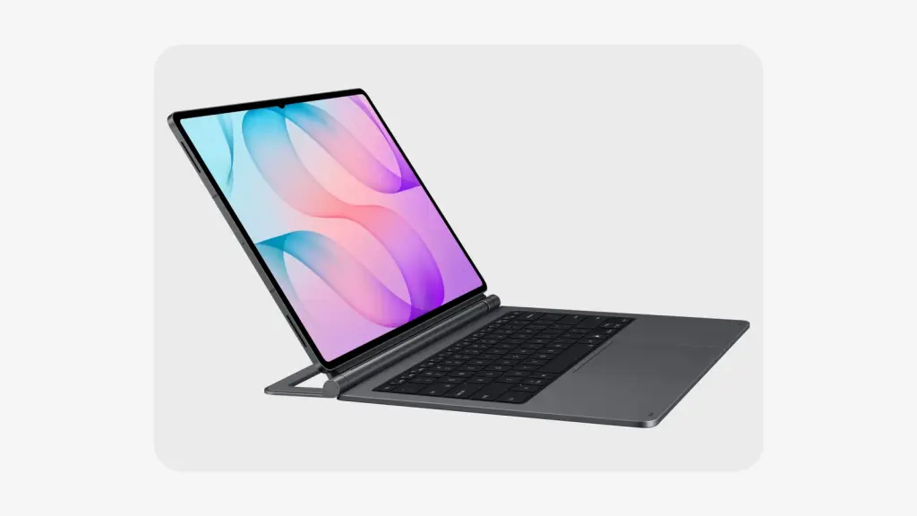 Tableta Galaxy sobre un teclado con soporte