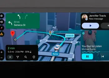 Android Auto con mapa, música y notificación