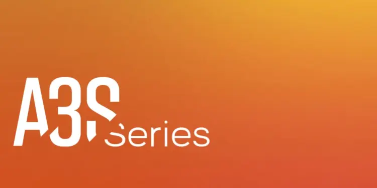 Logotipo blanco de Atreseries sobre fondo naranja