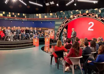 Presentación de La 2Cat en un plató