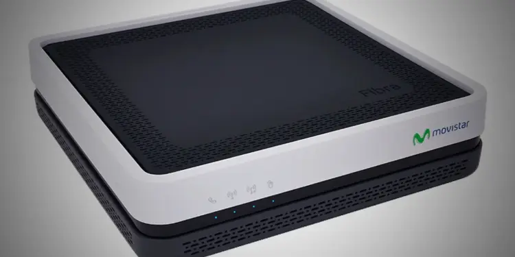 Router HGU de Movistar blanco y negro