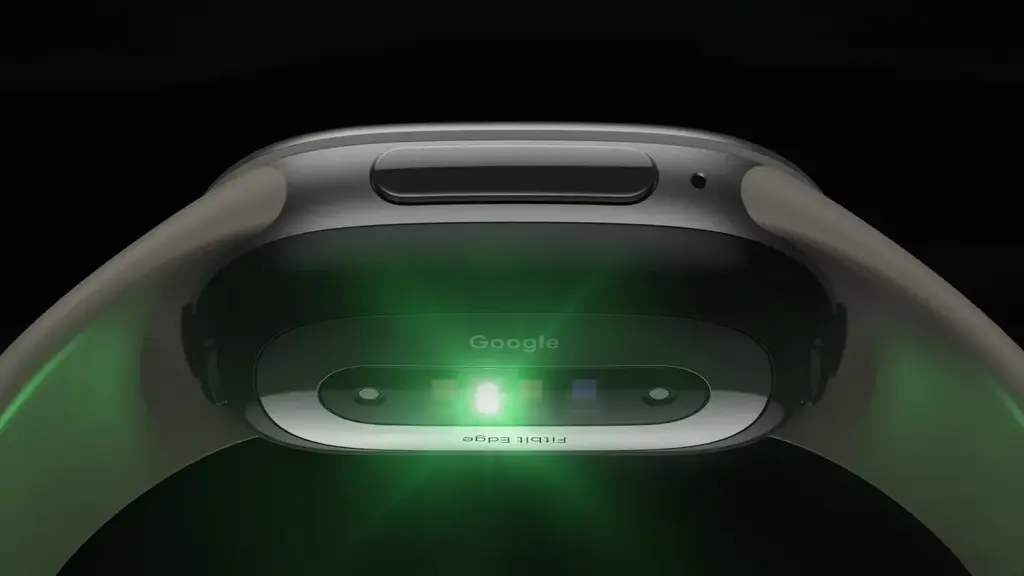 Sensor verde en la parte posterior de Fitbit Edge