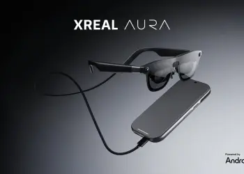 Gafas XREAL AURA y módulo conectados por cable